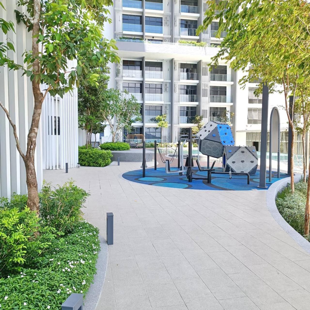 Covesign Suite, The Shore Kota Kinabalu Luaran gambar