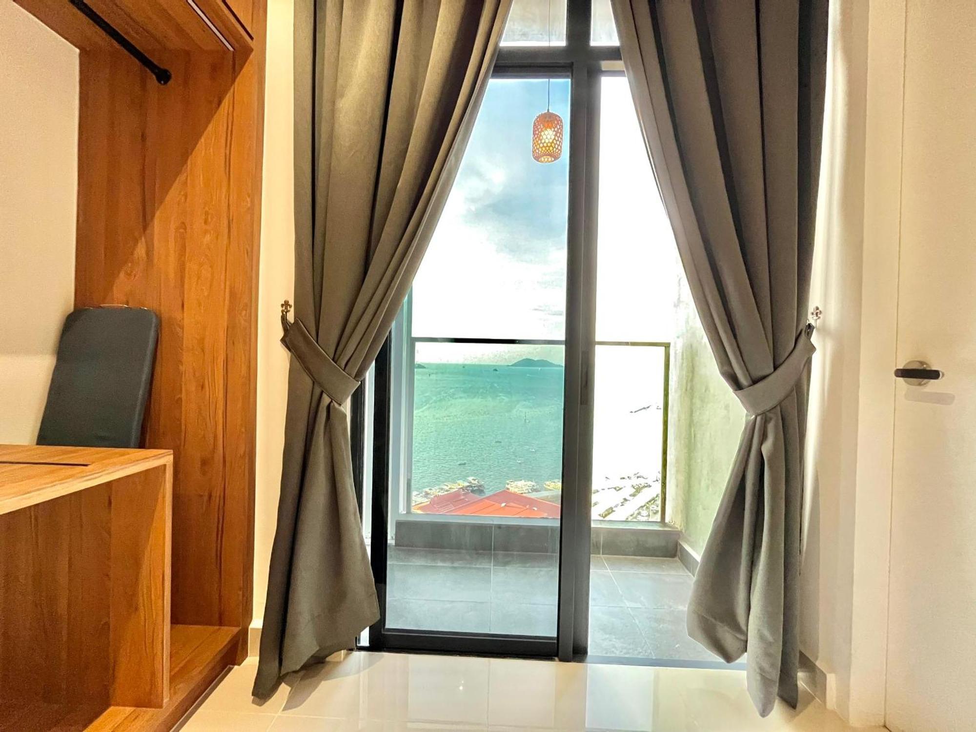 Covesign Suite, The Shore Kota Kinabalu Luaran gambar