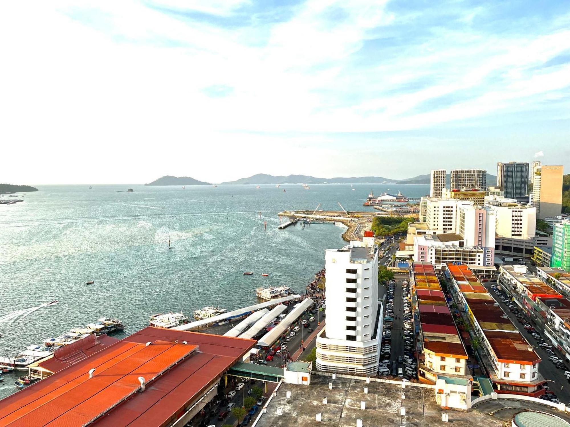 Covesign Suite, The Shore Kota Kinabalu Luaran gambar