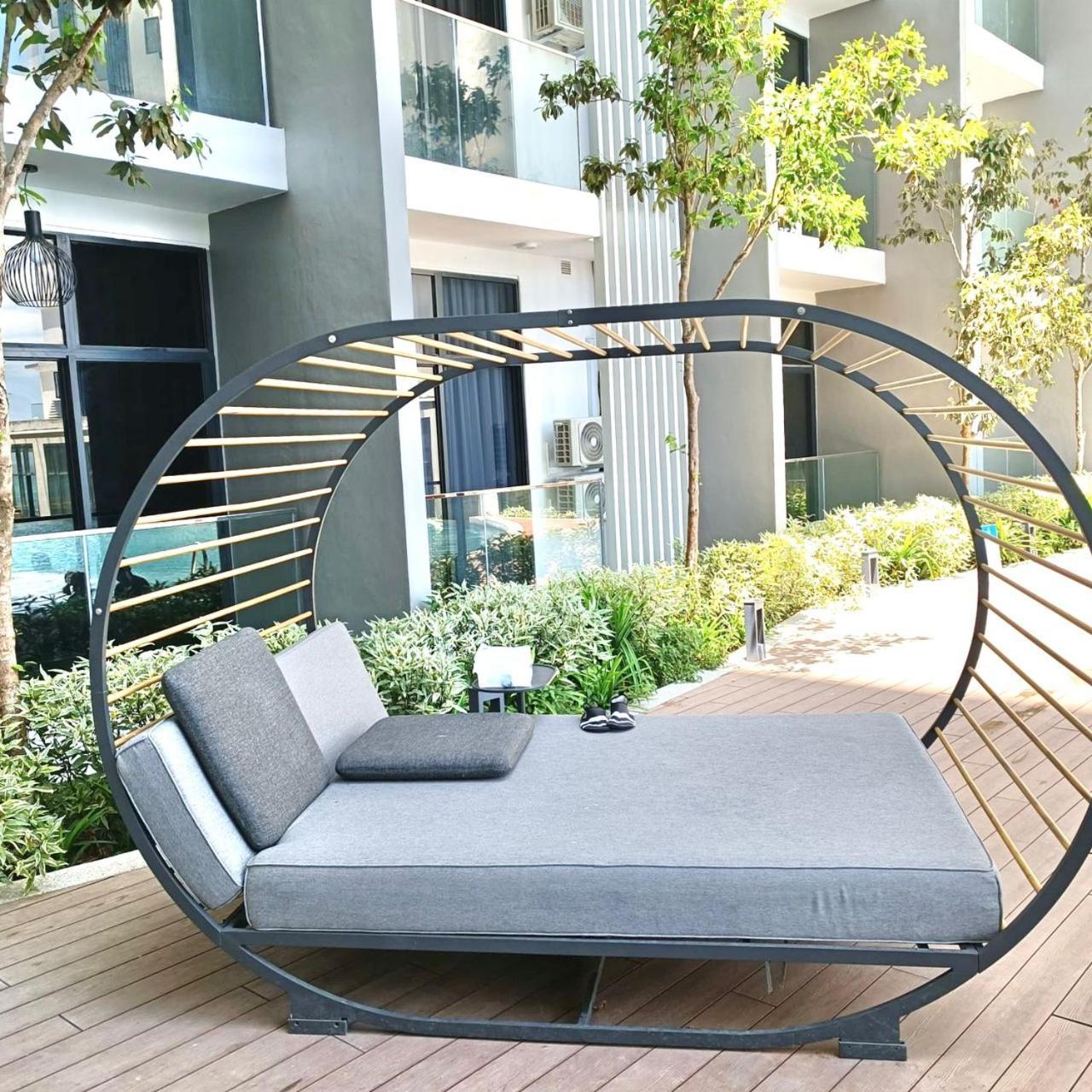 Covesign Suite, The Shore Kota Kinabalu Luaran gambar