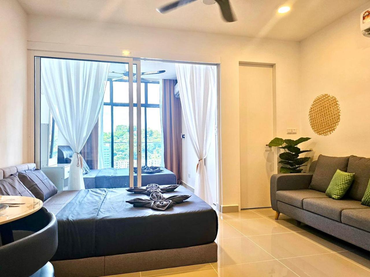 Covesign Suite, The Shore Kota Kinabalu Luaran gambar