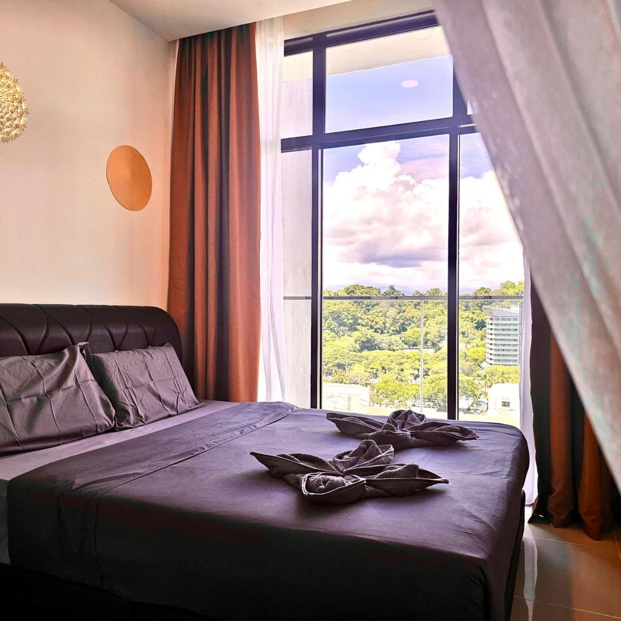 Covesign Suite, The Shore Kota Kinabalu Luaran gambar