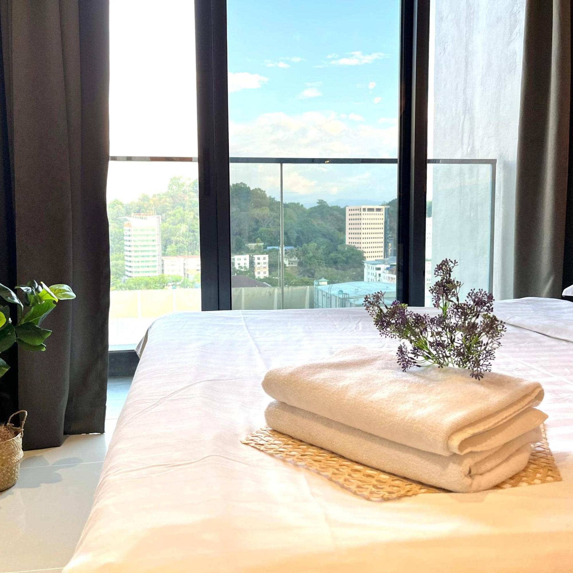 Covesign Suite, The Shore Kota Kinabalu Luaran gambar