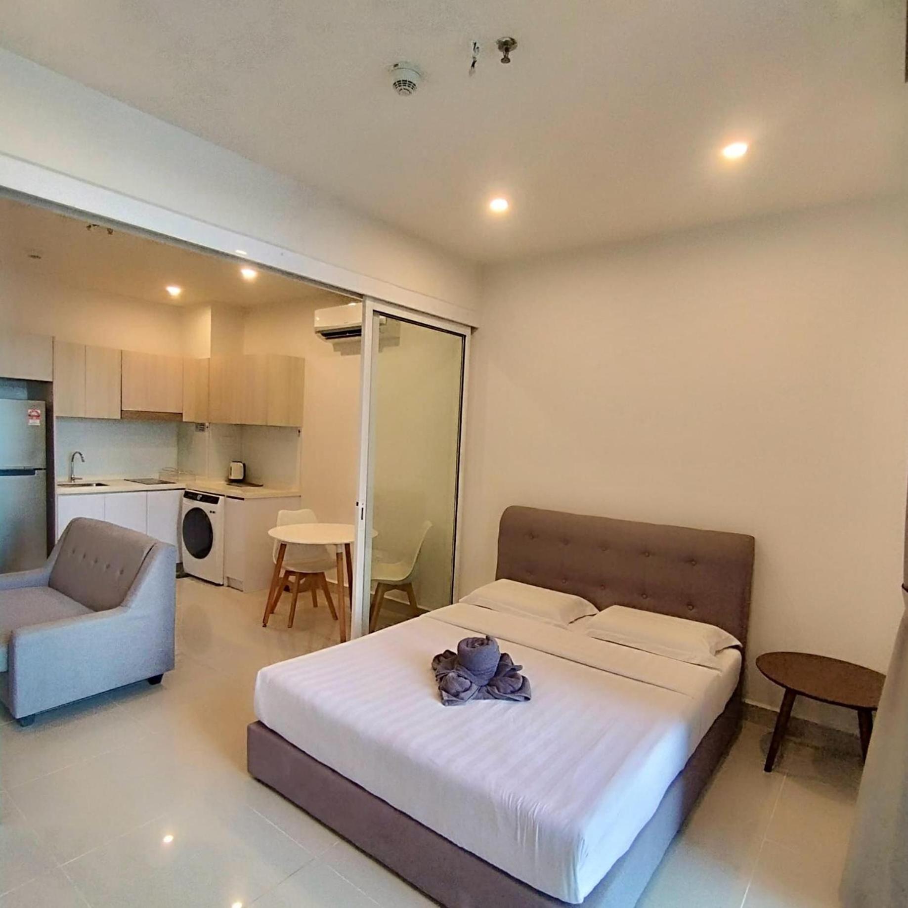 Covesign Suite, The Shore Kota Kinabalu Luaran gambar