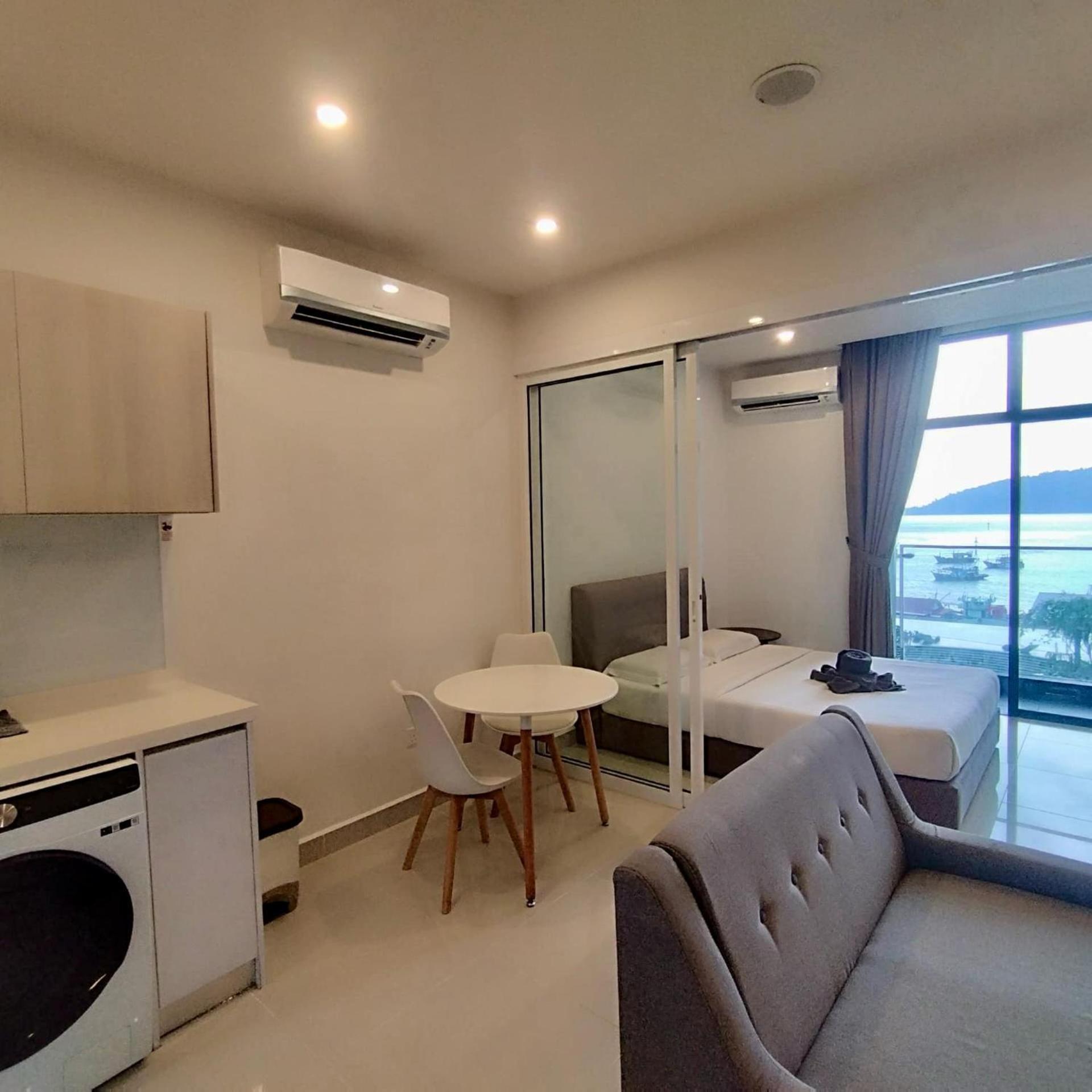 Covesign Suite, The Shore Kota Kinabalu Luaran gambar